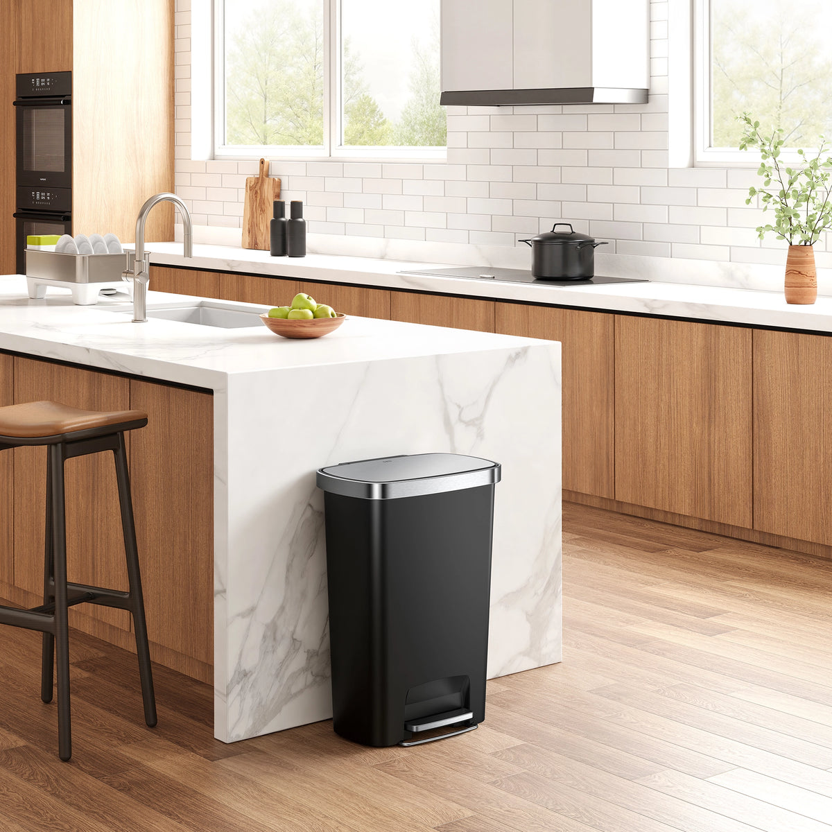 Hana Select Plastic Resin Step Trash Can 50 L / 13 Gal