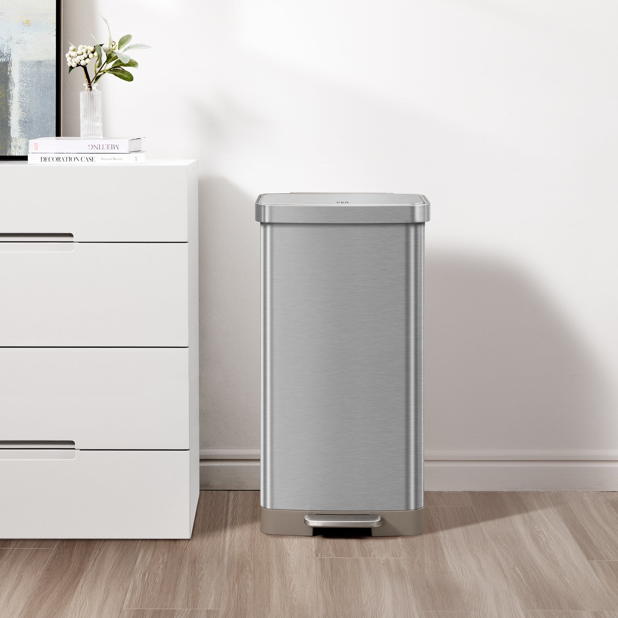 EKO Hudson 75L / 19.8 Gal Step Can with Bag Compartment - Stainless Steel – Bedroom