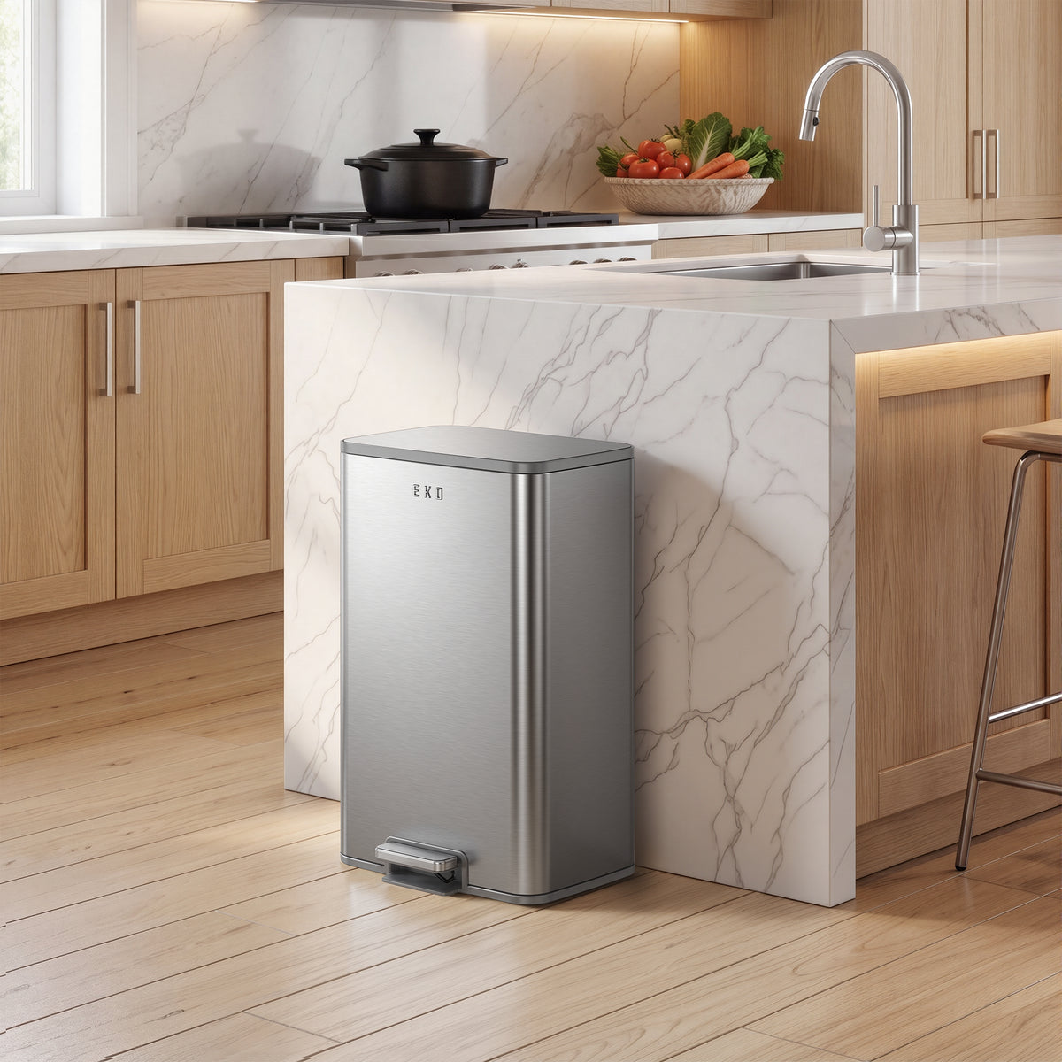 Marina Stainless Steel Step Trash Can 50 L / 13 Gal